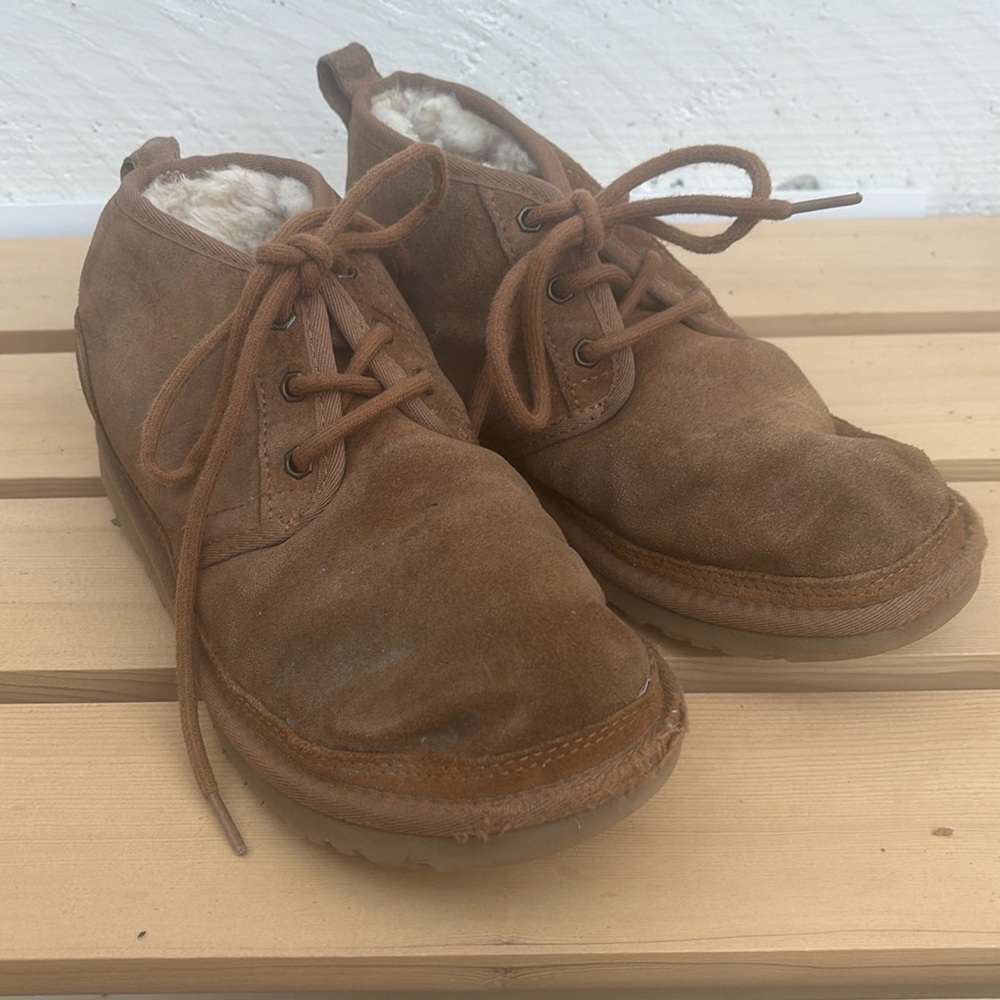 Lace up low Ugg’s